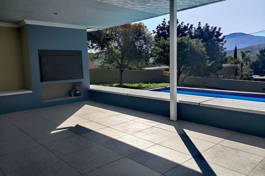 4 Bedroom Property for Sale in Bonnievale Western Cape